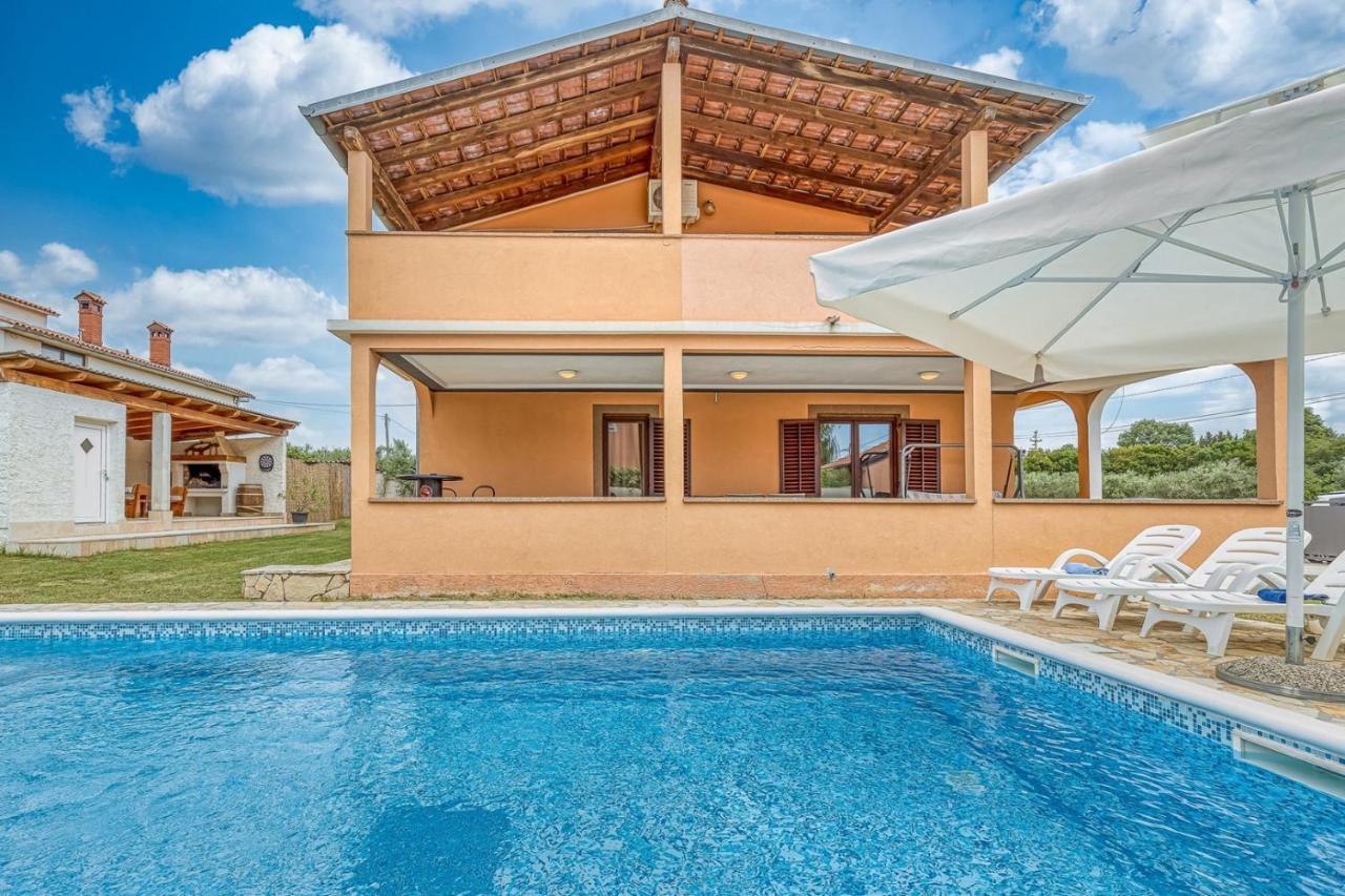 Apartamento Emanuela With Private Pool Loborika Exterior foto