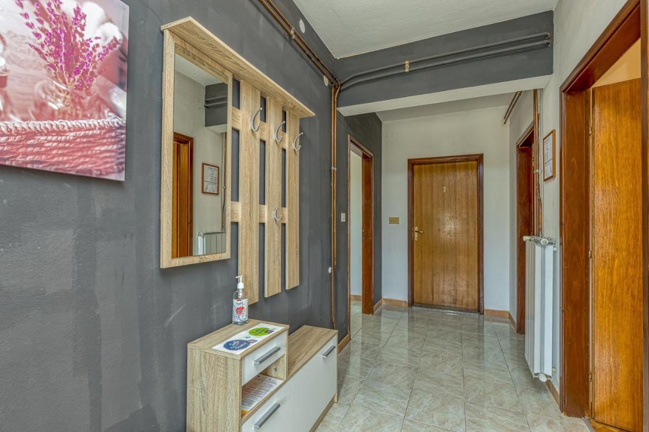 Apartamento Emanuela With Private Pool Loborika Exterior foto
