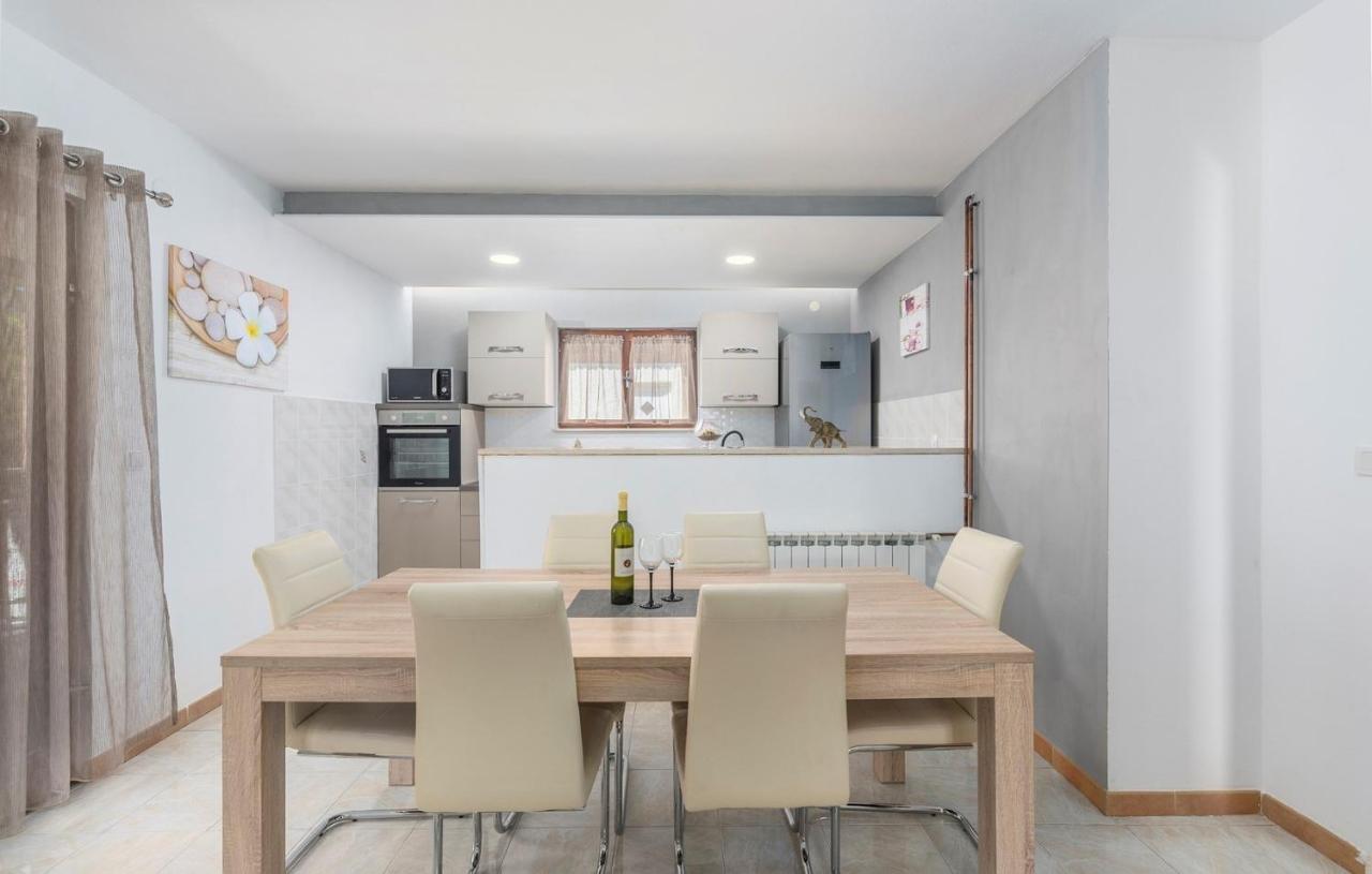Apartamento Emanuela With Private Pool Loborika Exterior foto