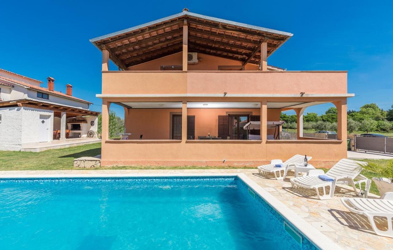 Apartamento Emanuela With Private Pool Loborika Exterior foto