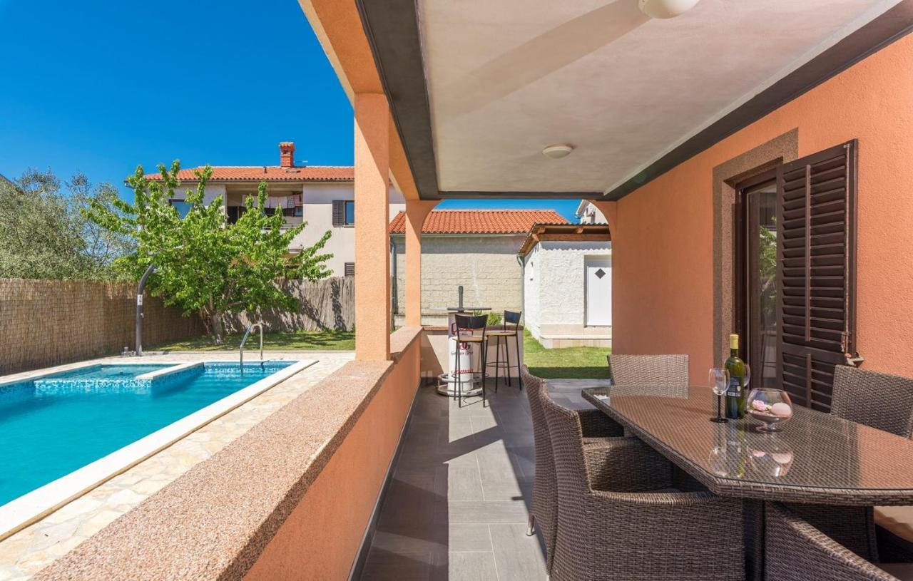 Apartamento Emanuela With Private Pool Loborika Exterior foto